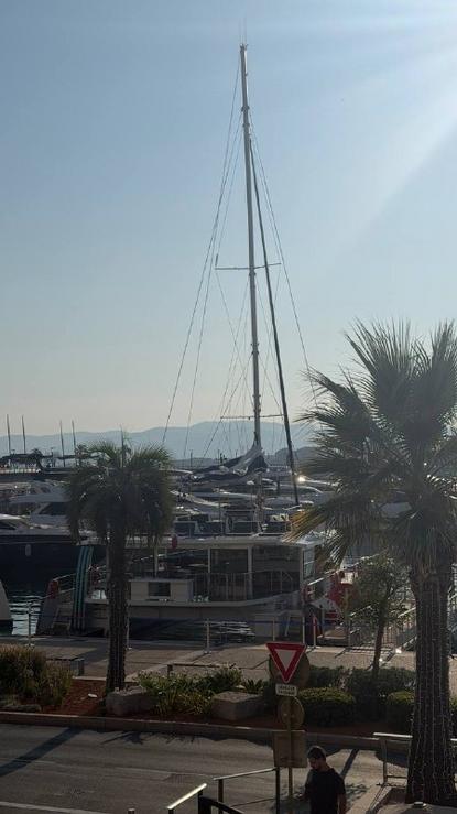 Zeebenen en Romeinse Glorie: Onze Catamaran-Invasie in Fréjus!